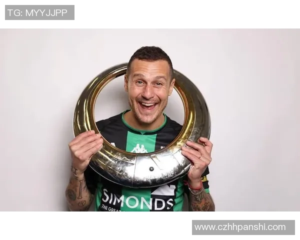 足球传奇谢幕 新一代球星崛起 退役潮涌动 赛场风云再变